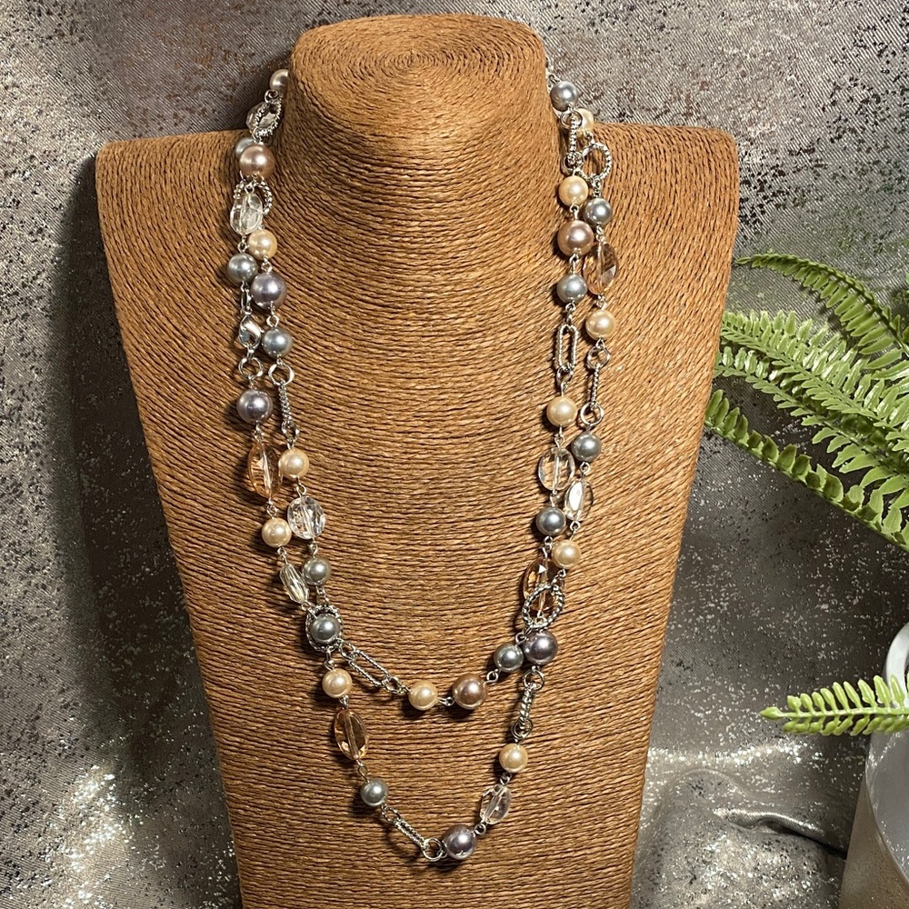 Elegant Multi-Color Pearl Necklace